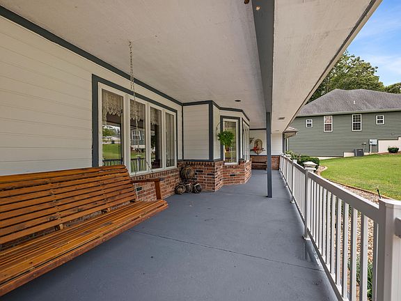 3rd image of 1889 Acacia Club Rd