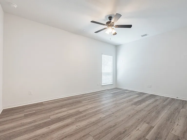 1111 Alaska Dr — Photo 4