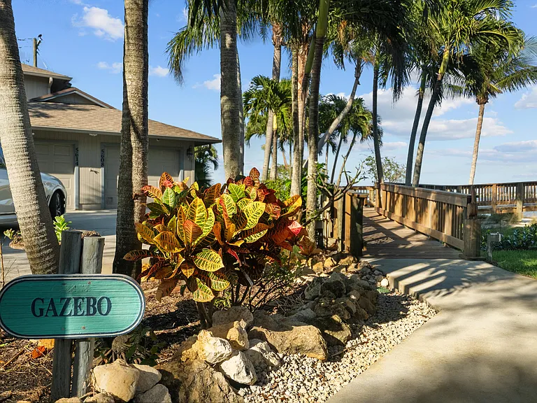 5300 SE Schooner Oaks Way — Photo 43