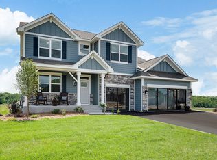 8382 Trail Rd, Woodbury, MN 55129