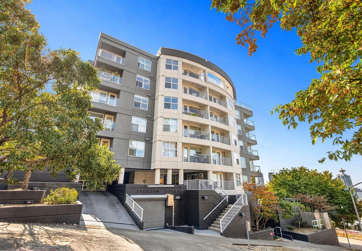 2 bed, 708 sqft, $2,695 — Photo 2
