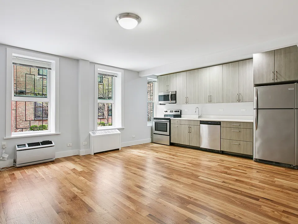 2175 Cedar Ave #9E