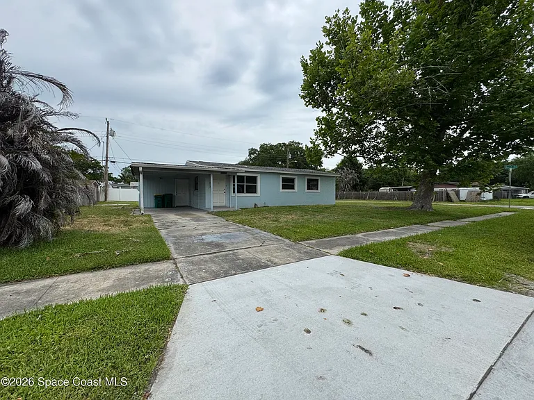 2506 Stratford Dr — Photo 11