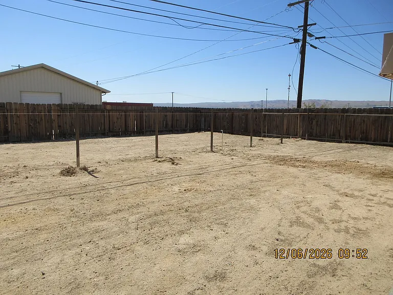 400 N Mono St — Photo 15