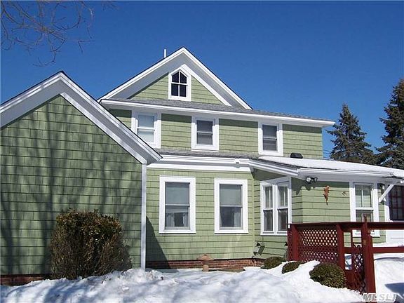 4th image of 10 Woodlawn Ave