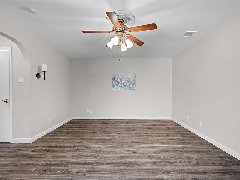 2121 Sunrise Trl — Photo 21