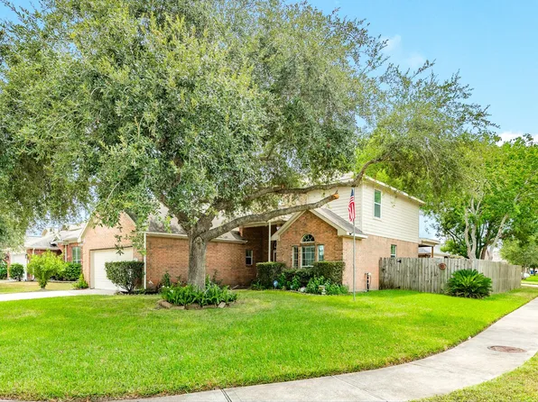 201 N Golden Oak Dr, Texas City, TX 77591