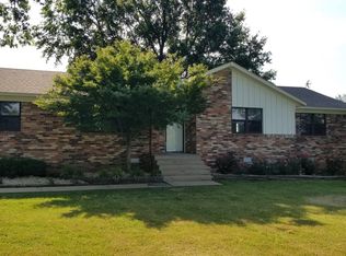 18092 S Phoenix Ave, Tahlequah, OK 74464