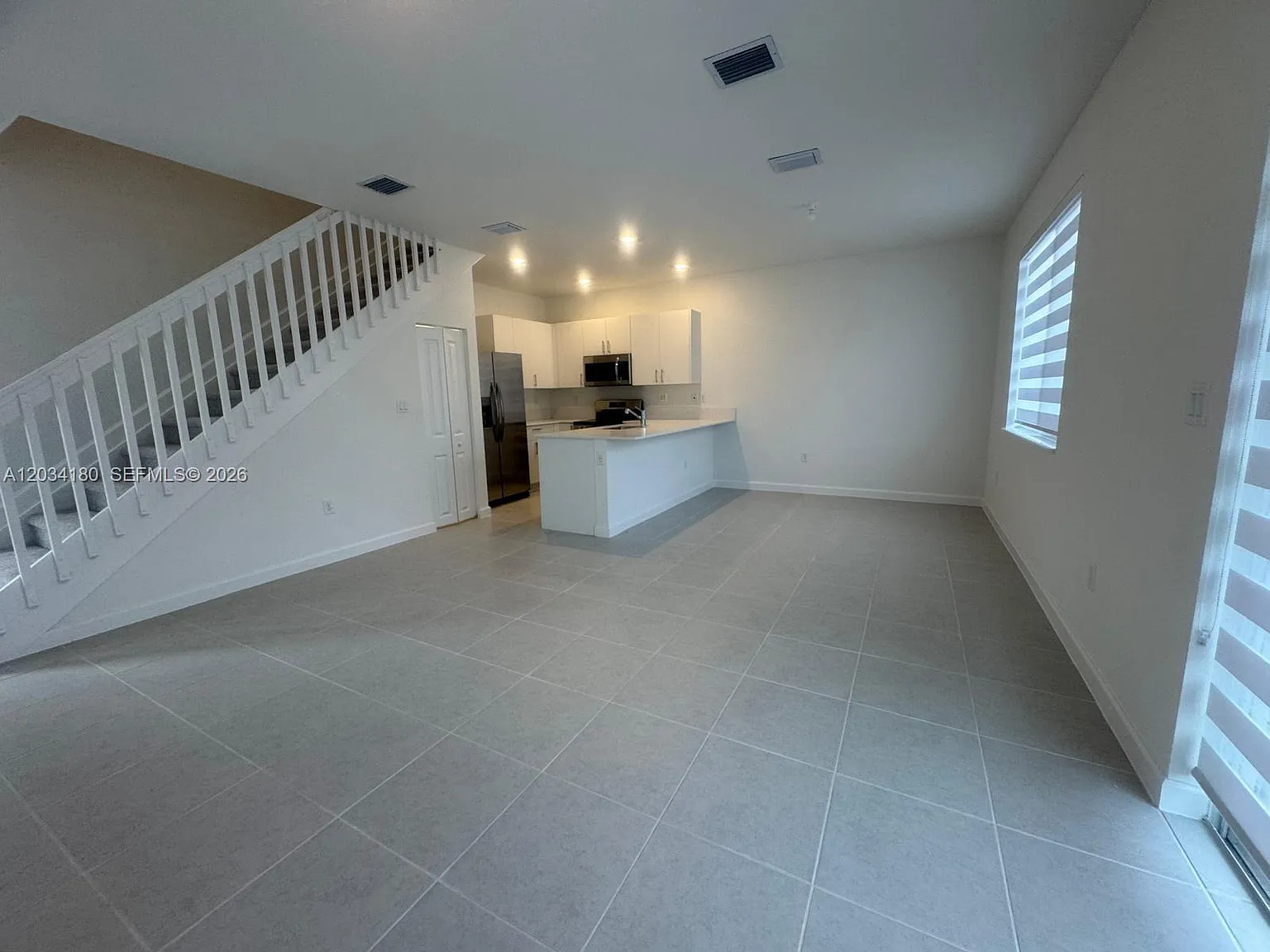 4 bed, 1600 sqft, $3,100 — Photo 3