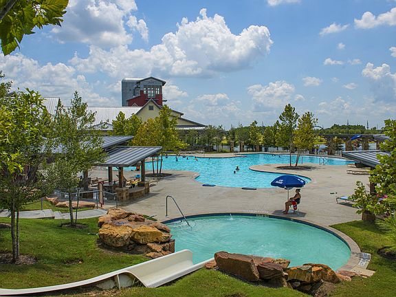 Cross Creek Ranch Amenities - Pool