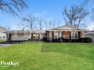 12128 Lake Meade Dr, Saint Louis, MO
