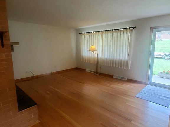4th image of 467 E Lomar Ave