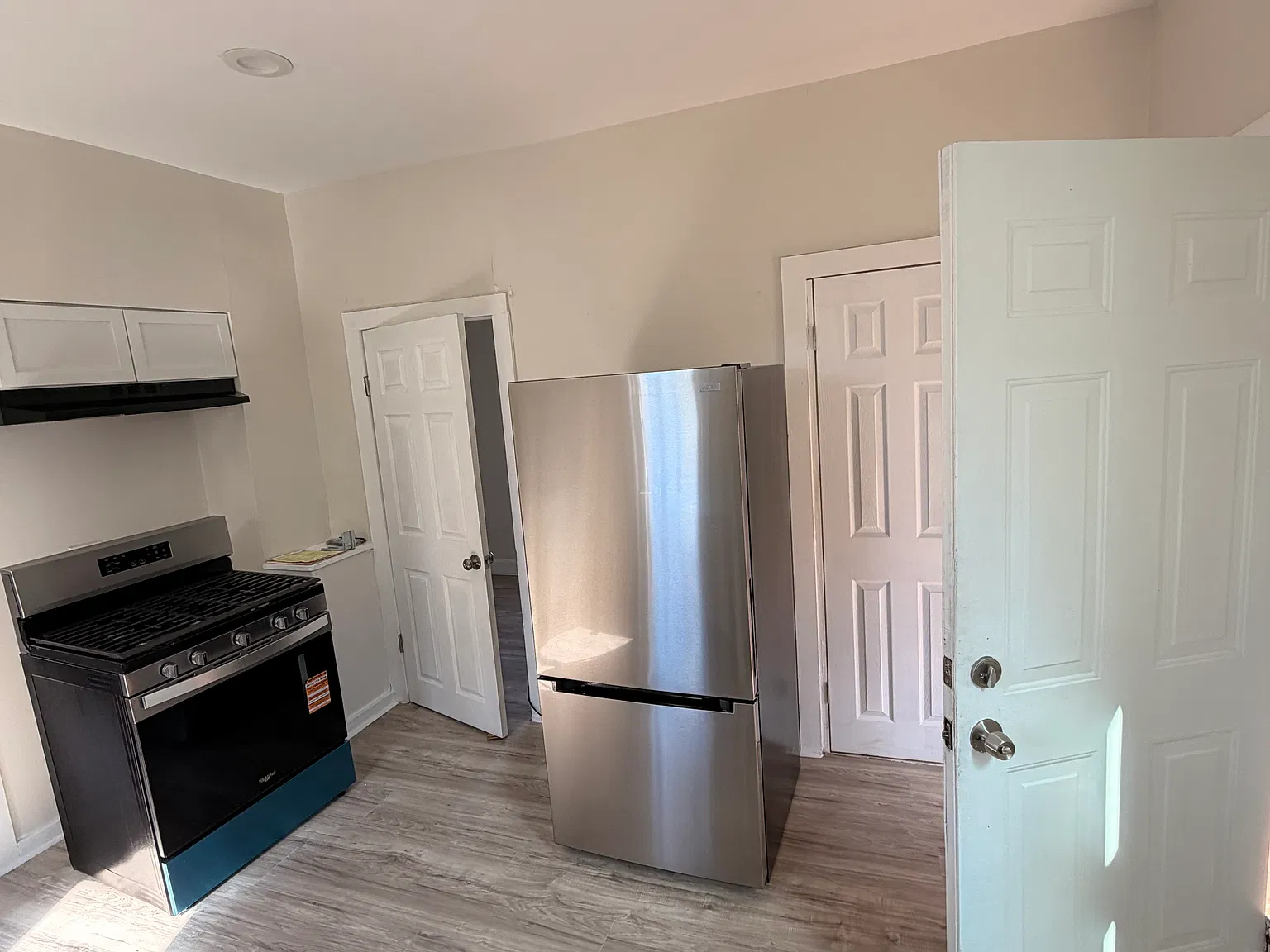 2 bed, 2520 sqft, $1,300 — Photo 3