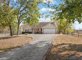 14416 E Hackamore Rd S, Claremore, OK 74019