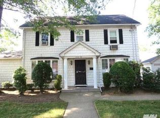 20905 39th Ave, Flushing, NY 11361