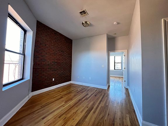 4th image of 79 Crescent Ave APT 8