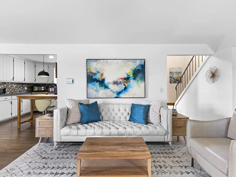 6 Harbour Ln — Photo 11