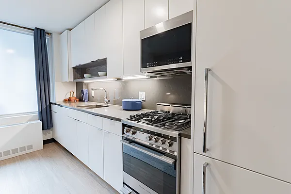 Rented by Greystar | media 5