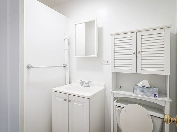 3rd image of 222 W 16th St APT 1E