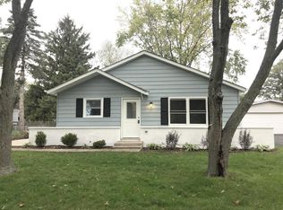 2212 Devonshire Rd, Waukegan, IL 60087