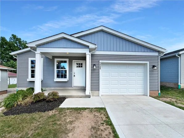 5845 Stumph Rd, Parma Heights, OH 44130
