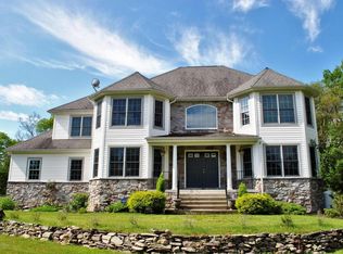 452 Post Hill Rd, Henryville, PA 18332