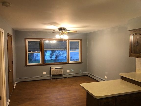2nd image of 15020 Woodlawn Ave #2