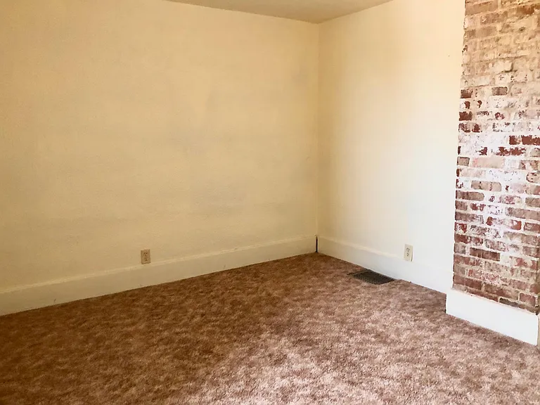 208 S Whites Ave — Photo 19