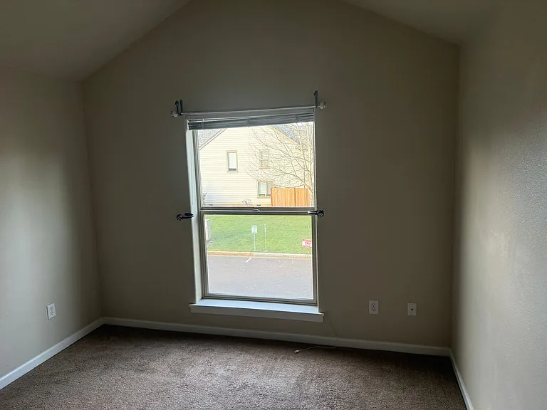 4084 Aden Pl NE — Photo 33