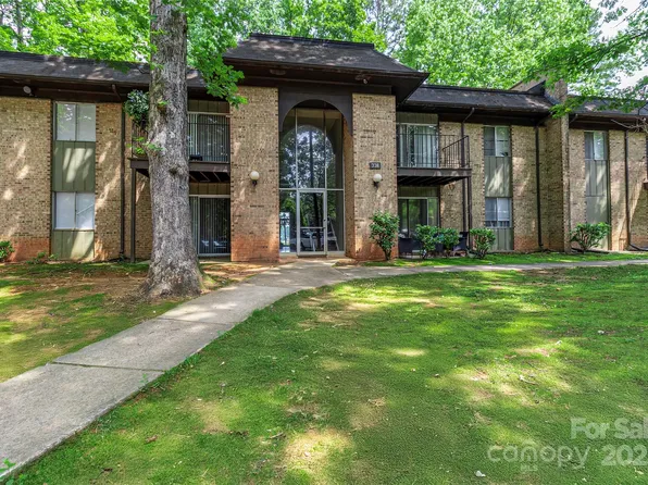 338 Orchard Trace Ln APT 8, Charlotte, NC 28213