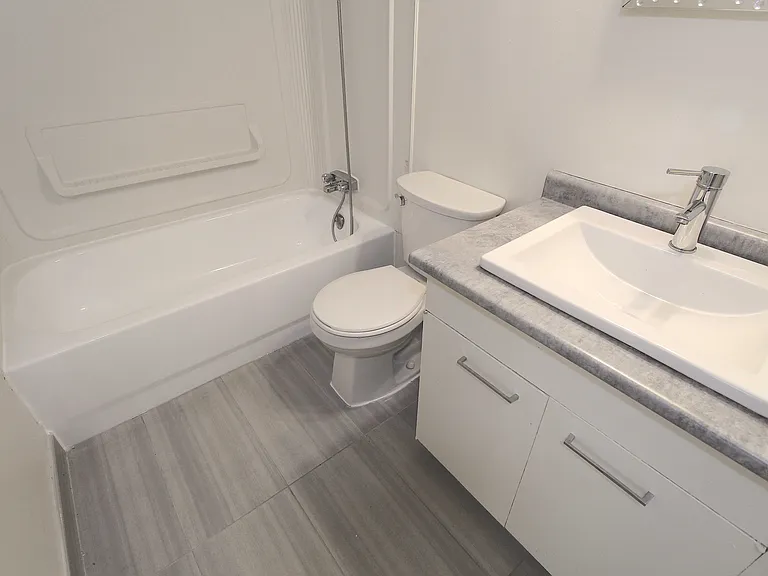 3525 Avonhurst Dr — Photo 3