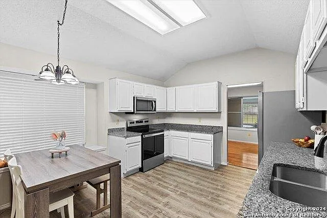 7733 Forest Strm — Photo 7