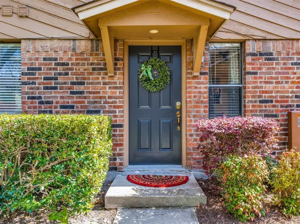 5636 Cedar Creek Dr, Benbrook, TX 76109