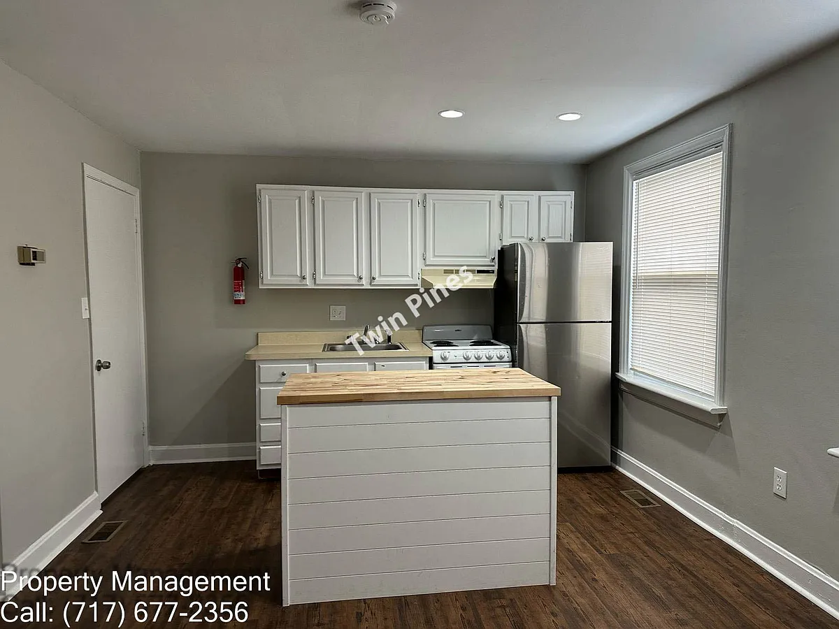Building Photo - 4345 Carlisle Pike #A2