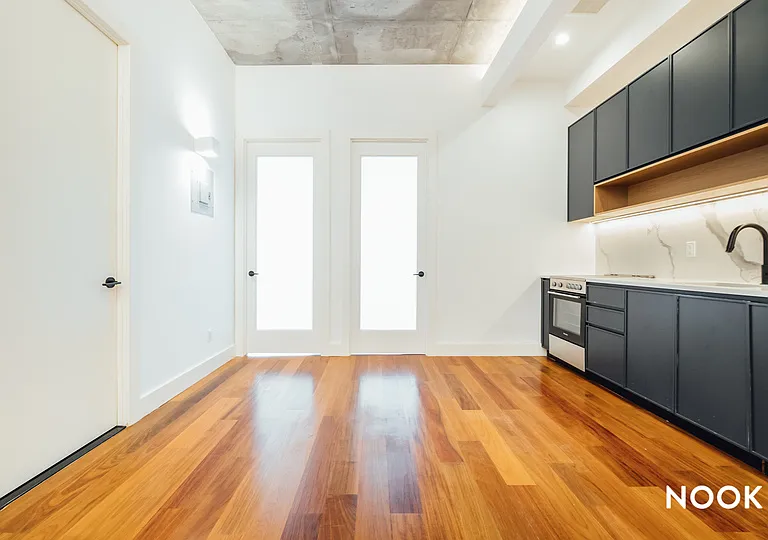 215 Freeman St #4B — Photo 2