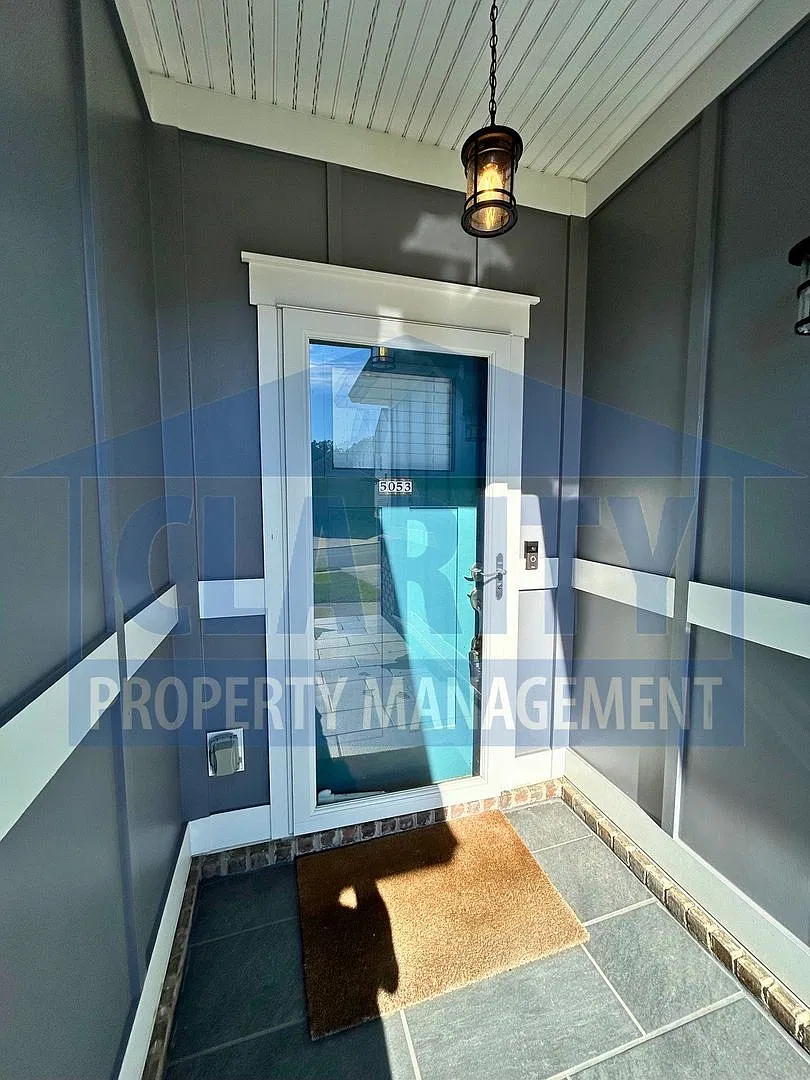 Single level, three bedroom home w/ fenced in backyard! — Photo 3