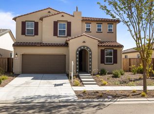 530 Overstone Ave, Madera, CA 93636