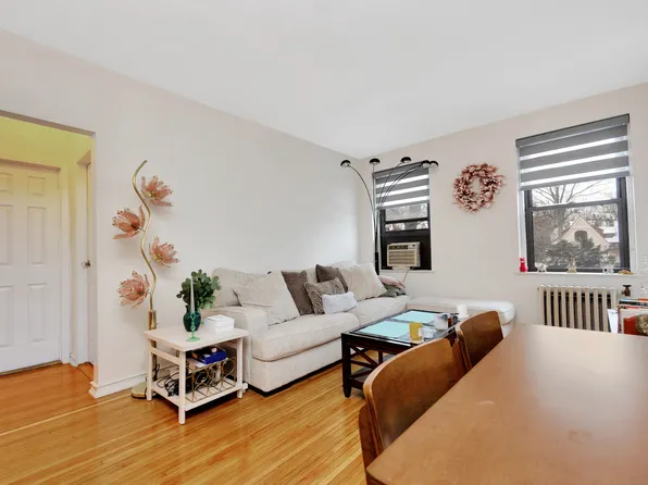 77-16 Austin Street image 9 of 14