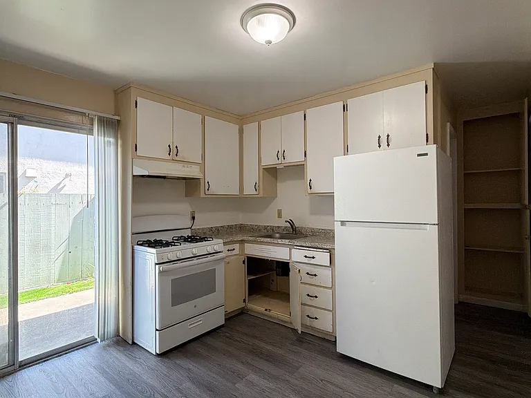 21539 Westpark St #2 — Photo 5