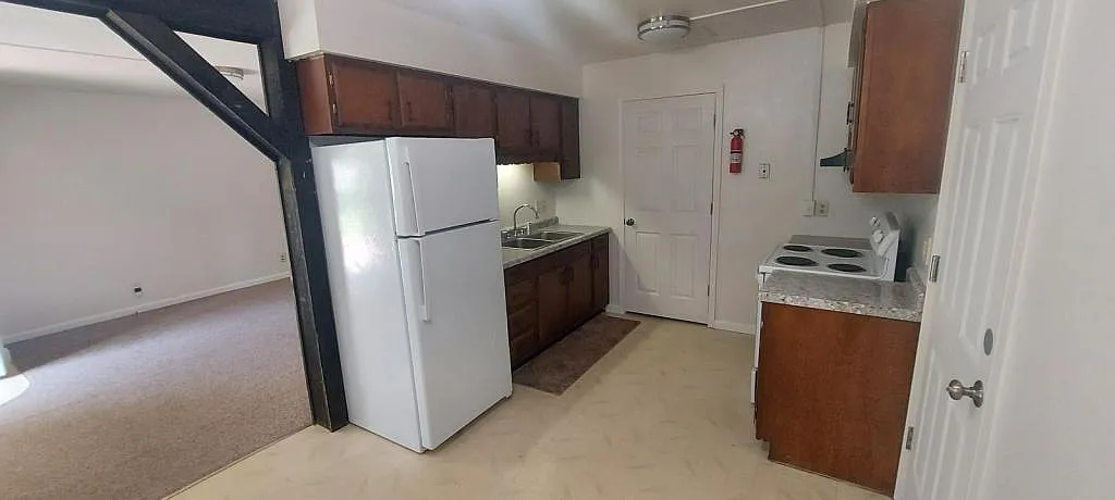 9015 Midway Dr, apt 2 — Photo 3