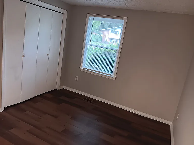 3130 Vestal Pl — Photo 9