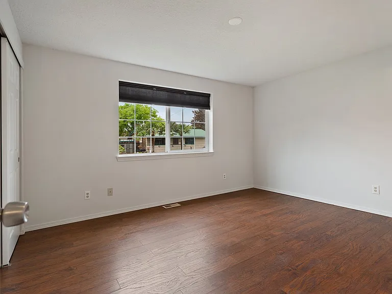 5240 SE 63rd Ave — Photo 15