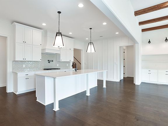 3rd image of 5161 Club Ridge Dr E