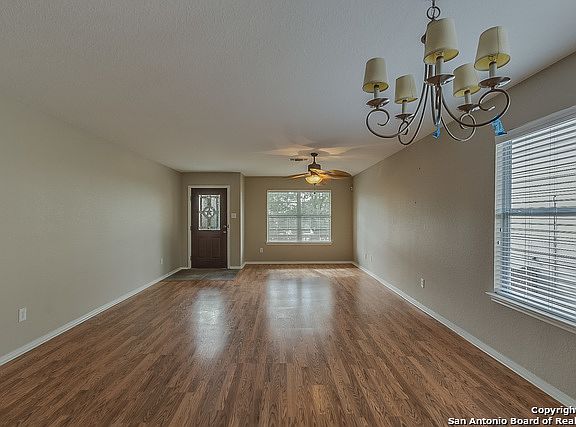 4th image of 13218 Fairacres Way