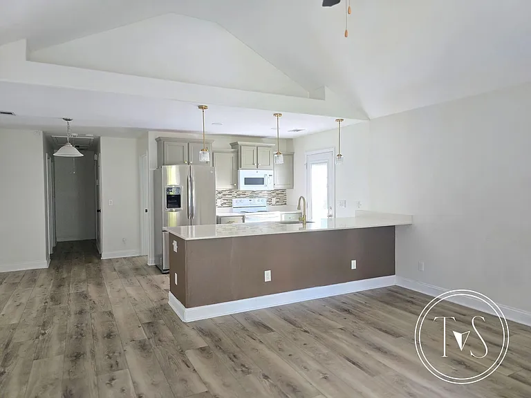 17 Ristona Dr — Photo 3