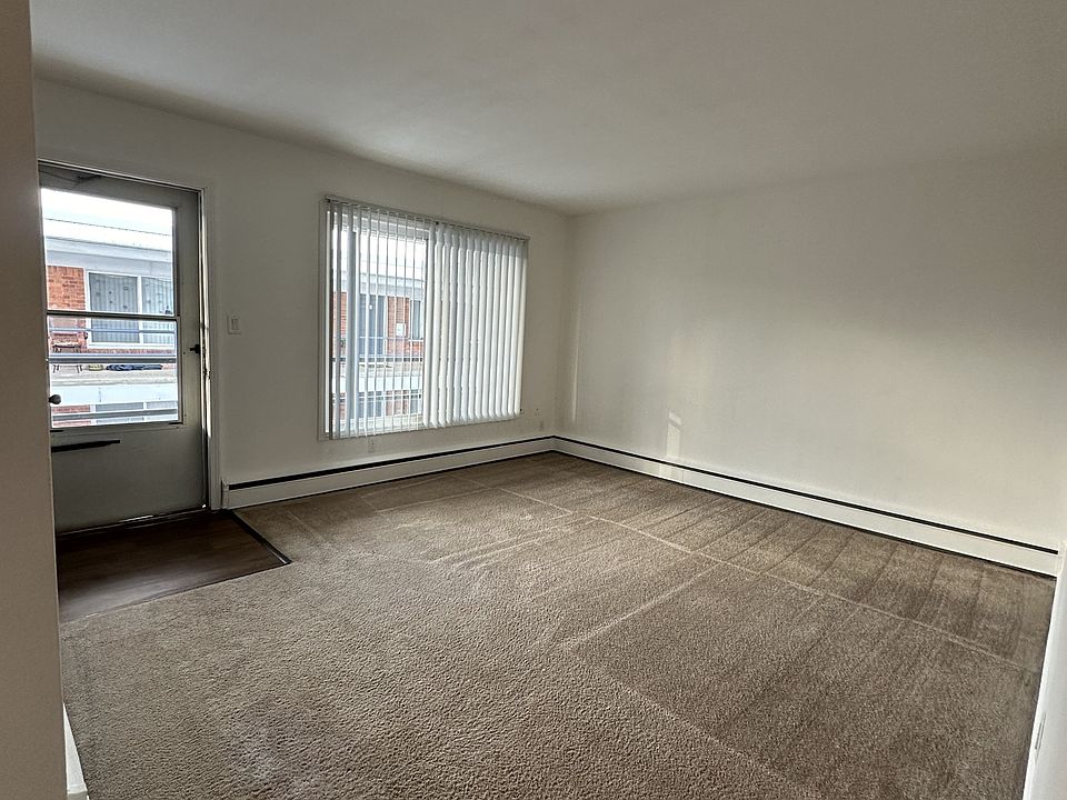 1st image of 28721-28727 Jefferson Ave #208
