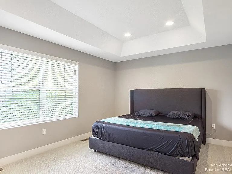 2563 W Towne St — Photo 26