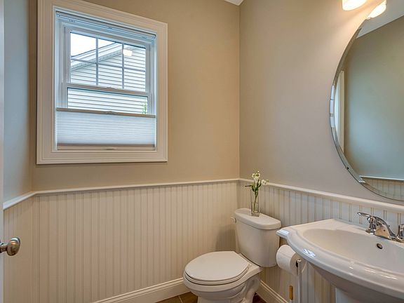 3rd image of 837 Ledgewood Way #837
