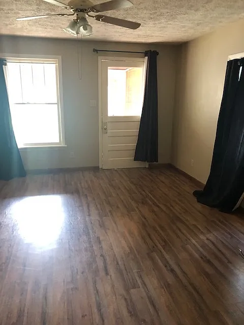 2 bed, 1.0 bath, 1200 sqft, $800 — Photo 4