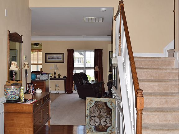 Dramatic entryway